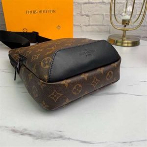 Louis Vuitton Avenue Sling Bag - LMB314