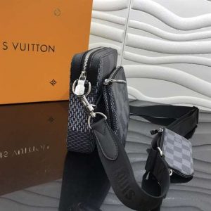 Louis Vuitton Outdoor Bumbag - LMB304