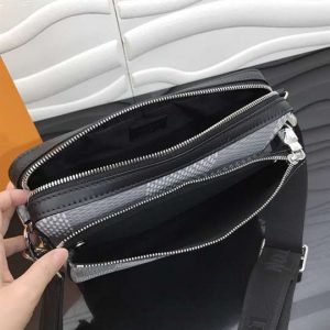 Louis Vuitton Outdoor Bumbag - LMB305