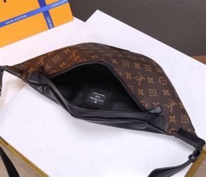 Louis Vuitton Discovery Bumbag - LBB290