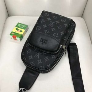 Louis Vuitton Avenue Sling Bag LMB306