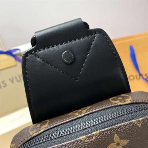 Louis Vuitton Avenue Sling Bag - LMB238