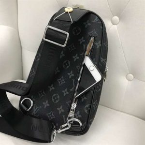 Louis Vuitton Avenue Sling Bag LMB306