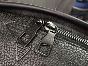 Louis Vuitton Discovery Bumbag - LBB256