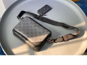 Louis Vuitton Trio Messenger Bag - LMB239