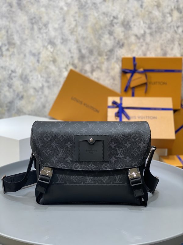 Louis Vuitton Messenger PM Voyager - LMB241