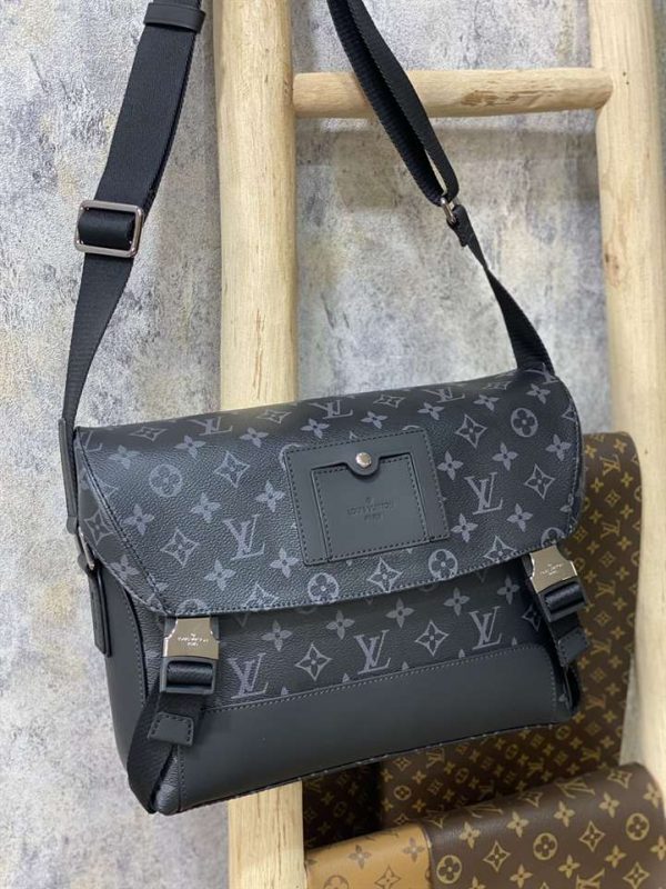 Louis Vuitton Messenger PM Voyager - LMB241