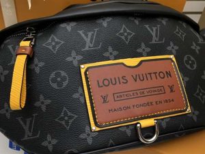 Louis Vuitton Discovery Bumbag - LBB277