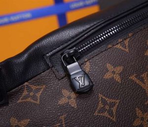 Louis Vuitton Discovery Bumbag - LBB290