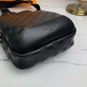 Louis Vuitton Avenue Sling Bab - LMB312