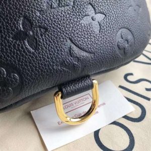 Louis Vuitton Discovery Bumbag - LBB310