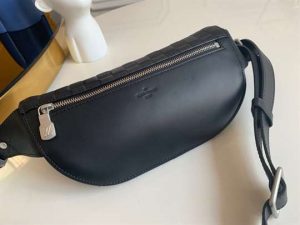 Louis Vuitton Discovery Bumbag - LBB249