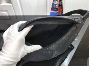 Louis Vuitton Discovery Bumbag - LBB256