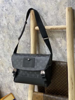 Louis Vuitton Messenger PM Voyager - LMB241