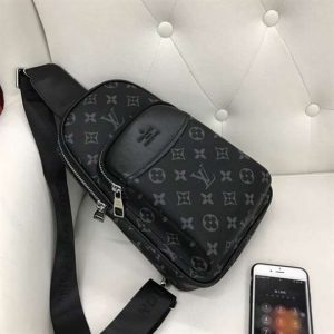 Louis Vuitton Avenue Sling Bag LMB306