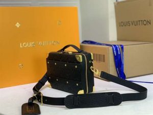 Louis Vuitton Logo Messenger And Shoulder Bag - LMB248