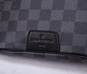 Louis Vuitton Discovery Bumbag - LBB289