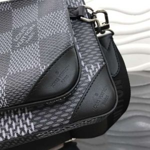 Louis Vuitton Outdoor Bumbag - LMB304