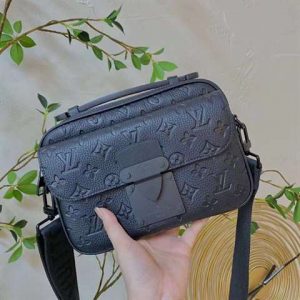 Louis Vuitton Outdoor Bumbag - LMB319