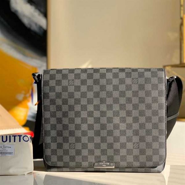 Louis Vuitton District Mm Damier Graphite Canvas LMB029