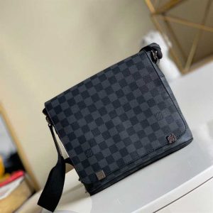 Louis Vuitton District Pm Damier Ebene Canvas LMB065