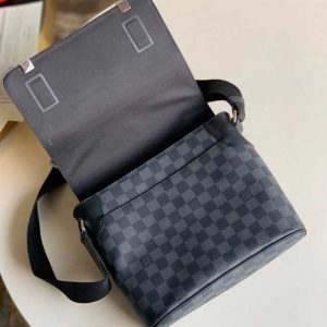 Louis Vuitton District Pm Damier Ebene Canvas LMB065