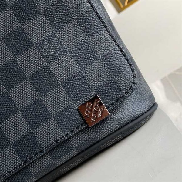 Louis Vuitton District Pm Damier Ebene Canvas LMB065