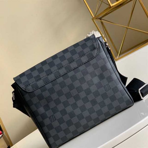 Louis Vuitton District Pm Damier Ebene Canvas LMB065