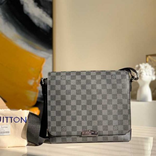 Louis Vuitton District Pm Damier Graphite Canvas LMB030