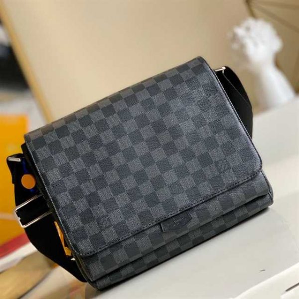 Louis Vuitton Flap Messenger Damier Graphite Canvas LMB035