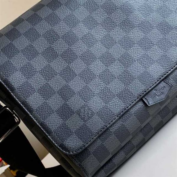 Louis Vuitton Flap Messenger Damier Graphite Canvas LMB035