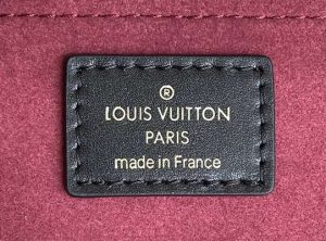 Louis Vuitton On My Side - LTB058