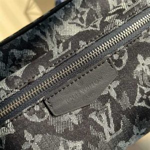 Louis Vuitton Outdoor Bumbag Monogram Canvas LBB041