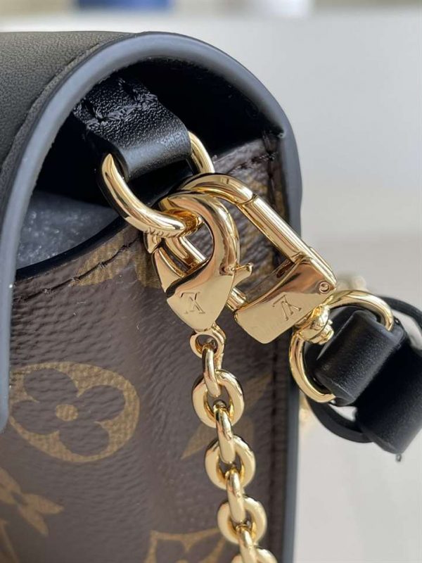 Louis Vuitton Padlock On Strap - LTB064