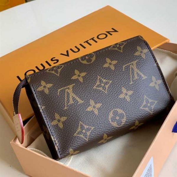 Louis Vuitton Toiletry Pouch 15 Monogram Canvas LP49