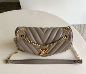 Louis Vuitton Wave Chain Bag - LHB353