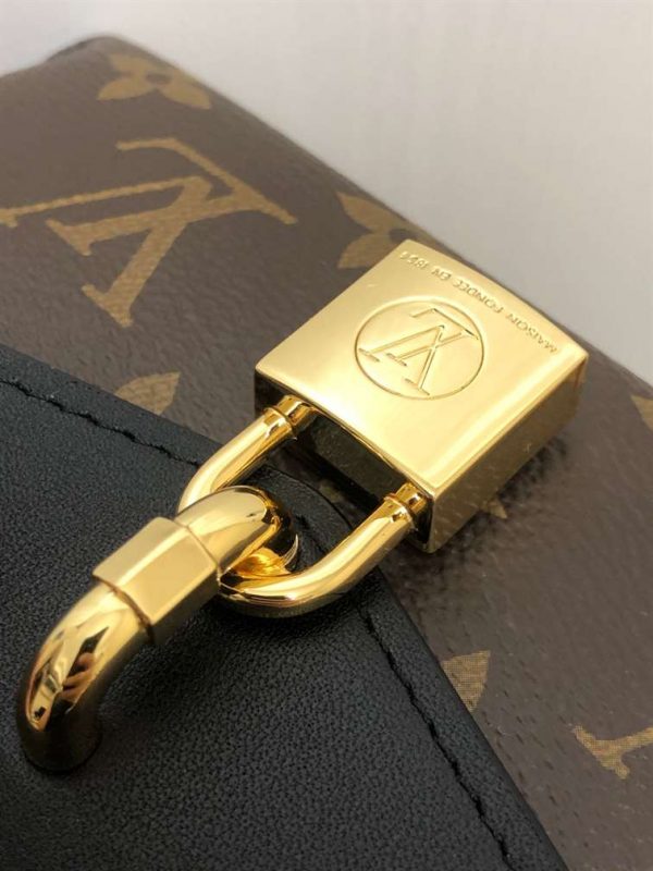 Louis Vuitton Padlock On Strap - LHB358