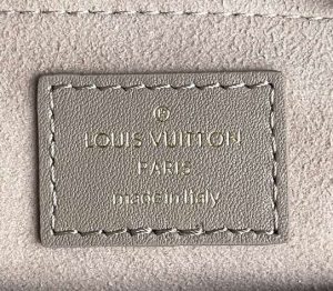 Louis Vuitton Wave Chain Bag - LHB353