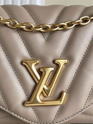 Louis Vuitton Wave Chain Bag - LHB353