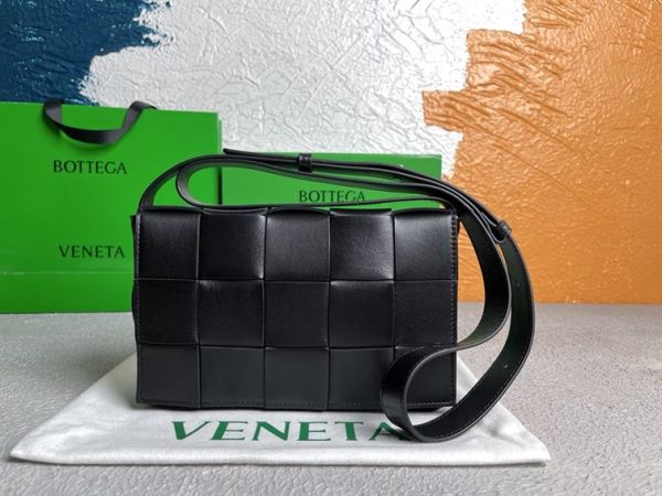 Bottega Veneta Women's Cassette in Black - PBV09