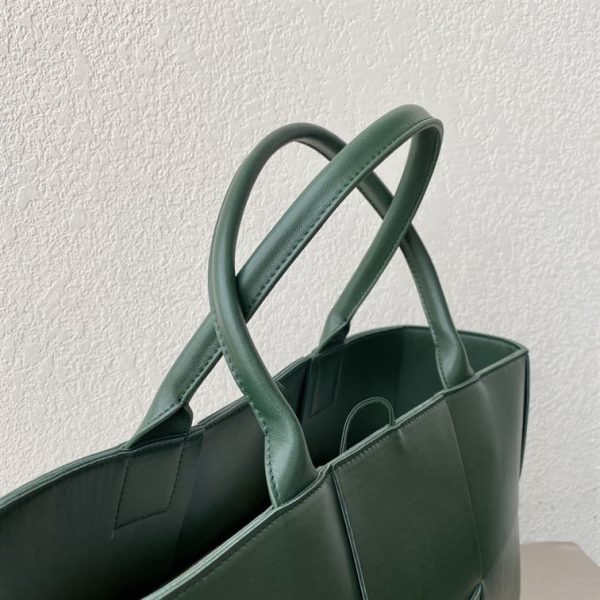 Bottega Veneta Women's Arco Tote in Raintree - PBV32