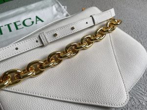 Bottega Veneta Wonmen's Mount in White - PBV16