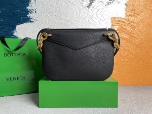 Bottega Veneta Wonmen's Mount in Black - PBV14