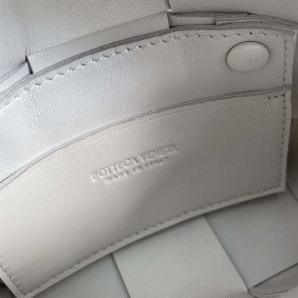 Bottega veneta Cassette in White - PBV06