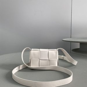 Bottega veneta Cassette in White - PBV06