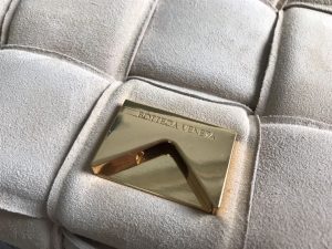 Bottega veneta Women's Chain Cassette in Porridge - PBV01