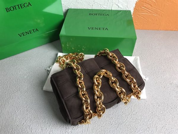 Bottega veneta Women's Chain Cassette in Fondant - PBV03