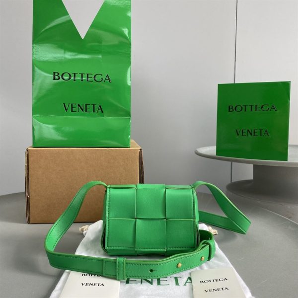 Bottega veneta Women's Padded Cassette in Parakeet - PBV04