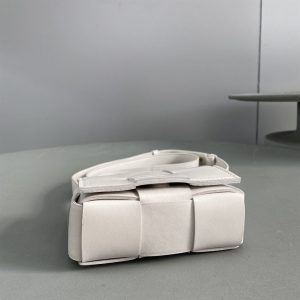 Bottega veneta Cassette in White - PBV06