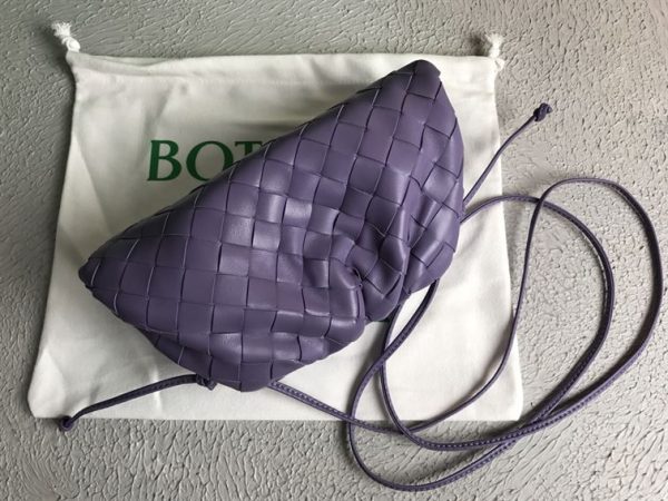 Bottega Veneta Women's Mini Pouch in Lavender - PBV25